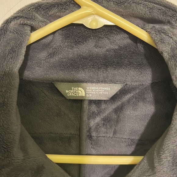 Nice Ladies’ Black & Gray North Face Jacket W/Faux Fur Lining  & is a Size Small - Picture 3 of 9